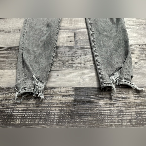 American Eagles Women Size 12 Regular Gray Curvy Highest Rise Jegging Distressed - Picture 8 of 12
